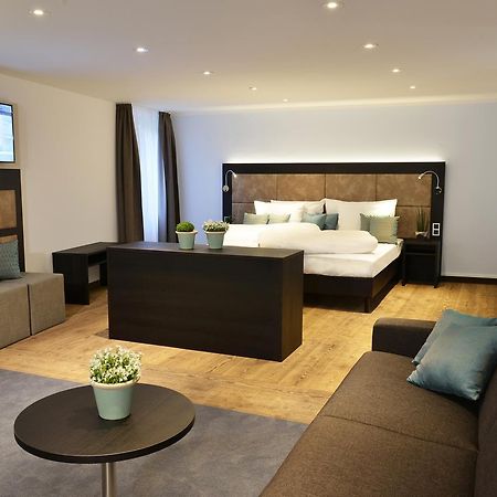 Uhu Gaestehaus Superior โคโลญ ภายนอก รูปภาพ
