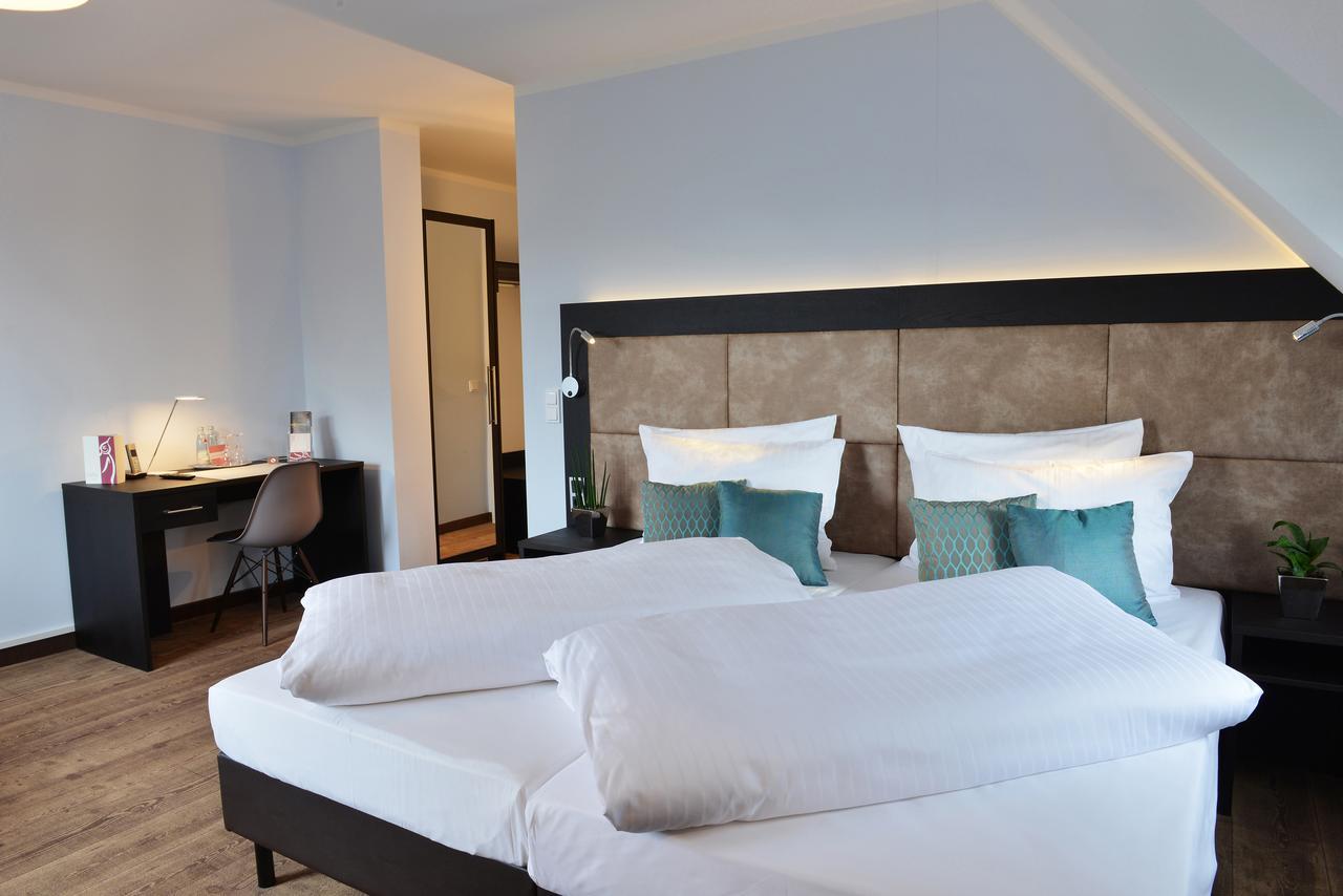 Uhu Gaestehaus Superior โคโลญ ภายนอก รูปภาพ