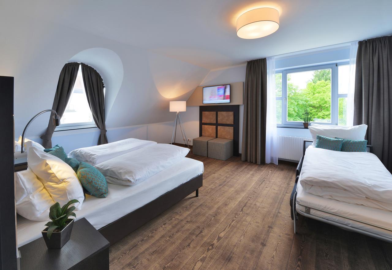 Uhu Gaestehaus Superior โคโลญ ภายนอก รูปภาพ