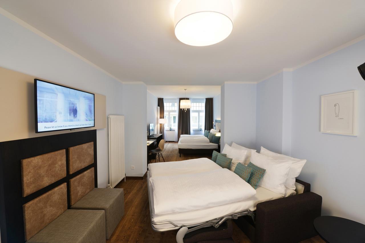 Uhu Gaestehaus Superior โคโลญ ภายนอก รูปภาพ