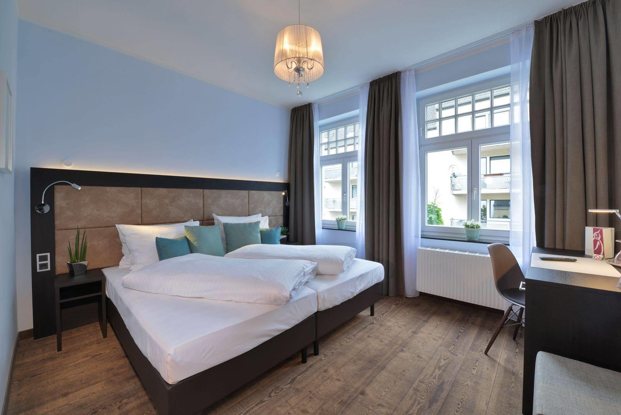 Uhu Gaestehaus Superior โคโลญ ภายนอก รูปภาพ