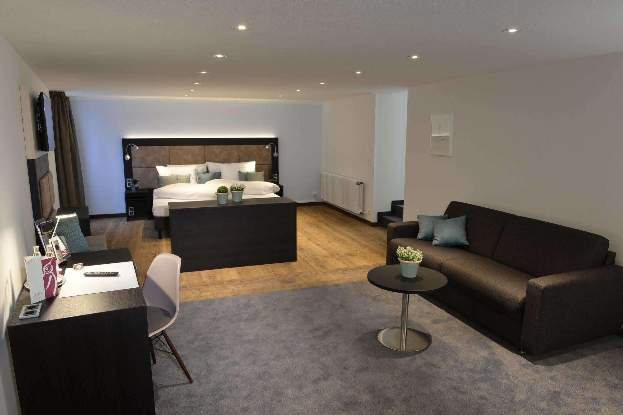Uhu Gaestehaus Superior โคโลญ ภายนอก รูปภาพ