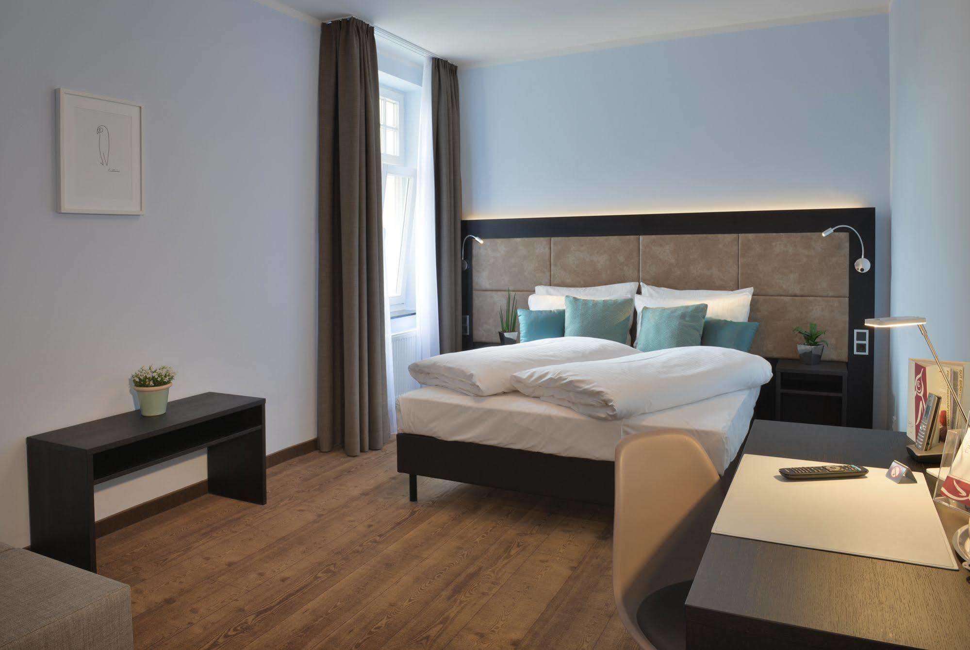 Uhu Gaestehaus Superior โคโลญ ภายนอก รูปภาพ