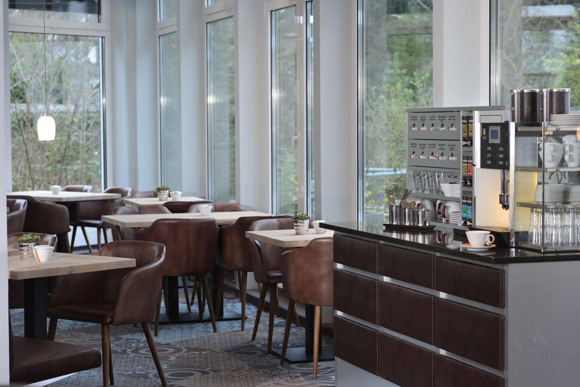 Uhu Gaestehaus Superior โคโลญ ภายนอก รูปภาพ